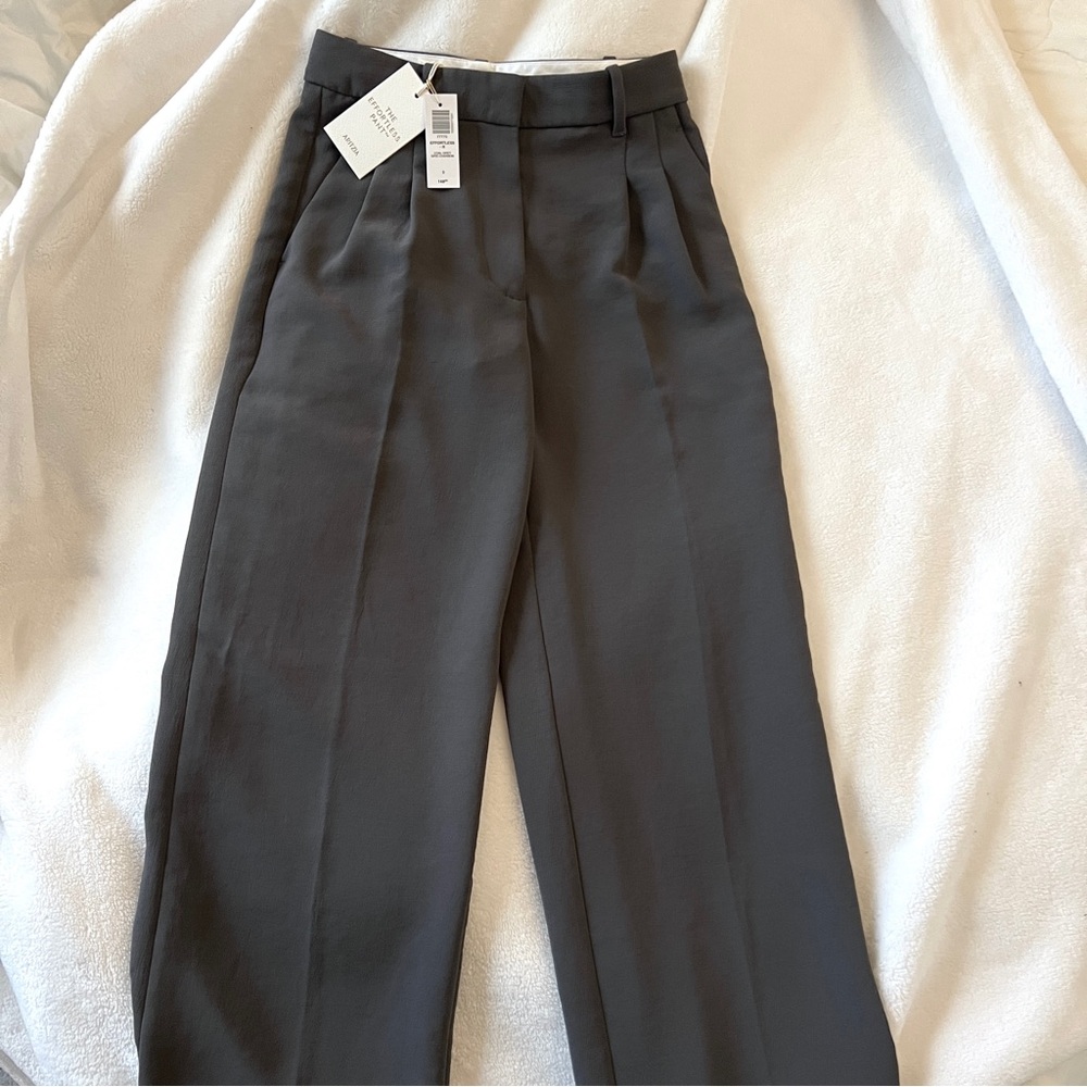 Aritzia The Effortless Pant in Coal Grey